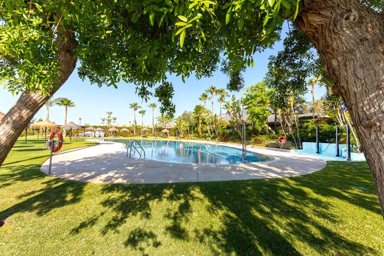 Beach And Pool Holidays At The Grand Coloso Бенальмадена Экстерьер фото